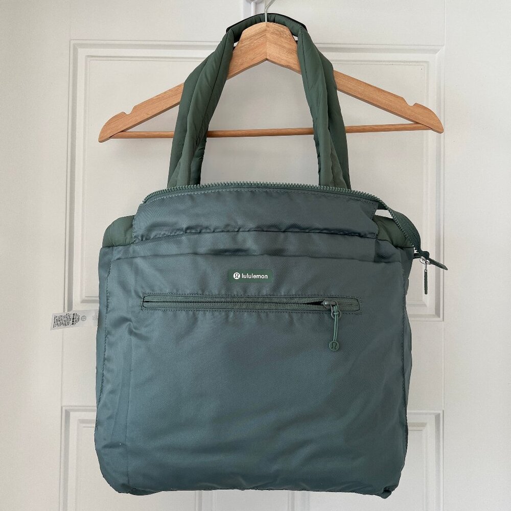 LULULEMON | Puffy Grid Tote (12L) - Picture 3 of 9